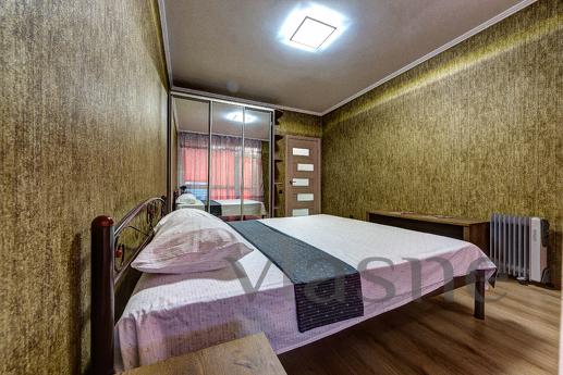 Podobova rent 2k apartment, Kyiv - apartment by the day