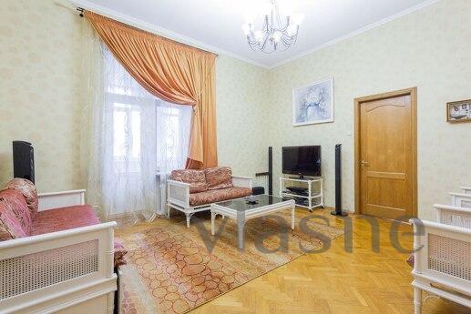 Rent podobovo 4k apartment, Kyiv - günlük kira için daire