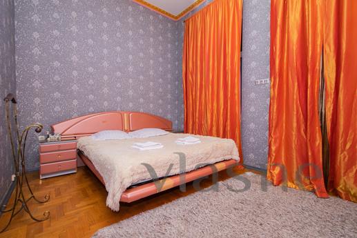 Rent podobovo 4k apartment, Kyiv - günlük kira için daire