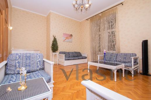 Rent podobovo 4k apartment, Kyiv - günlük kira için daire