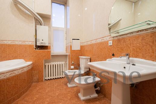 Rent podobovo 4k apartment, Kyiv - günlük kira için daire