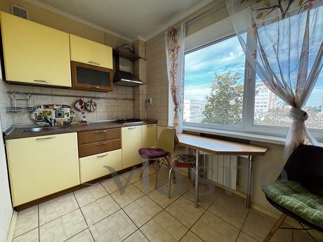 Оренда 2к квартири біля метро Печерьска, Киев - квартира посуточно