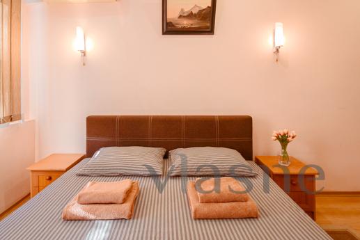 Rent 2k apartment on Pechersk, Kyiv - apartment by the day