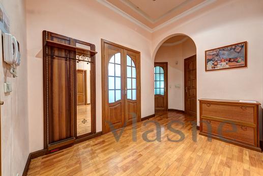 Подобова оренда 3к квартири, Киев - квартира посуточно