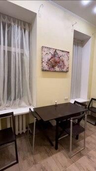 Оренда 3к квартири біля метро Театральна, Киев - квартира посуточно