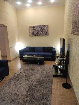 Оренда 3к квартири біля метро Театральна, Киев - квартира посуточно