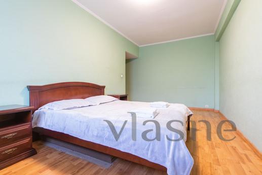 Zoloti Vorota metro istasyonunda 3 odalı daire kiralayın, Kyiv - günlük kira için daire