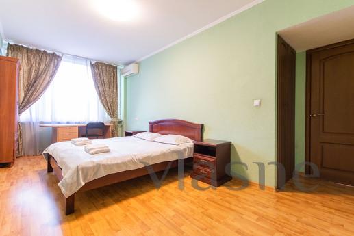 Zoloti Vorota metro istasyonunda 3 odalı daire kiralayın, Kyiv - günlük kira için daire