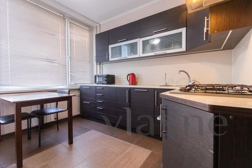 Zoloti Vorota metro istasyonunda 3 odalı daire kiralayın, Kyiv - günlük kira için daire