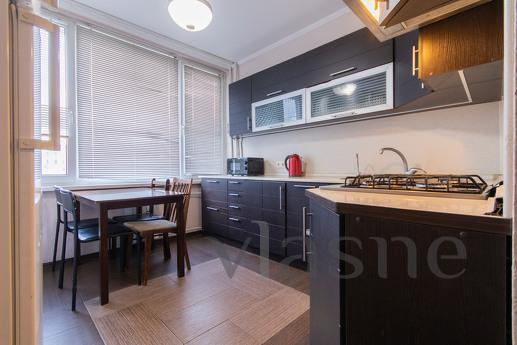 Zoloti Vorota metro istasyonunda 3 odalı daire kiralayın, Kyiv - günlük kira için daire