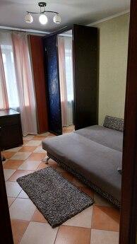 Pecherska metro istasyonunda 3 bin daire kiralayın, Kyiv - günlük kira için daire