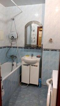 Pecherska metro istasyonunda 3 bin daire kiralayın, Kyiv - günlük kira için daire