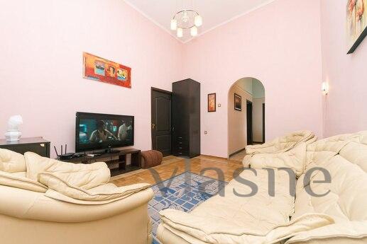 Podobova kiralık 4k daire, Kyiv - günlük kira için daire