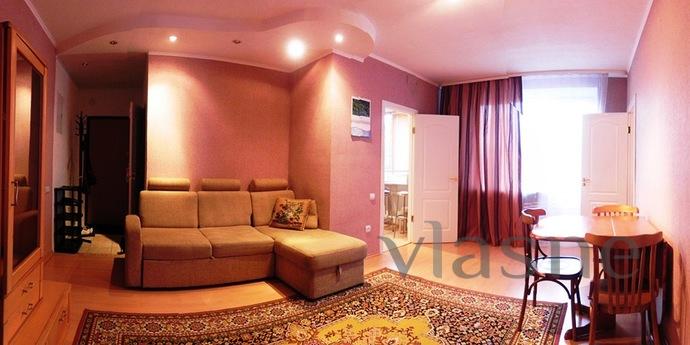 Charming one-bedroom apartment near the metro Kiev. Sleeps 5