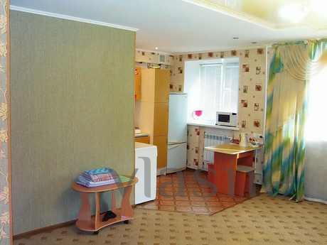 Clean, comfortable apartment, Barnaul - günlük kira için daire