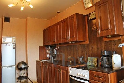 2-к квартира, 87 м², Коломяжскій, Санкт-Петербург - квартира подобово