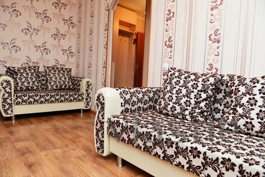 Excellent 3-bedroom apartment, Karaganda - günlük kira için daire