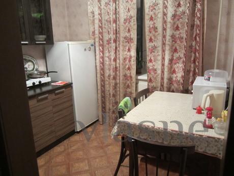 1 bedroom apartment in the Kuznetsk dist, Novokuznetsk - günlük kira için daire