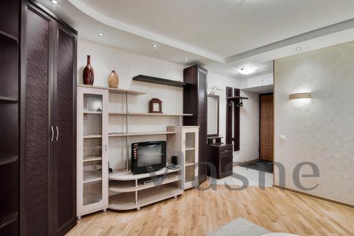Luxurious 2-bedroom. apartment, Omsk - günlük kira için daire