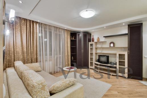 Luxurious 2-bedroom. apartment, Omsk - günlük kira için daire