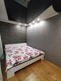 Сдам посуточно/почасово 2-х комнатную кв, Кривой Рог - квартира посуточно