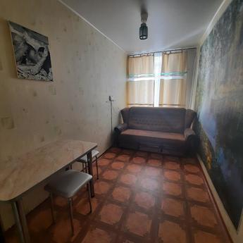 Three-room apartment near Kashtanovy square (Sobornaya st.),