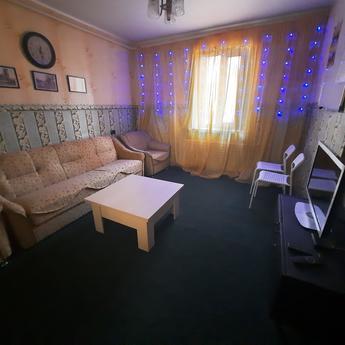 Three-room apartment near Kashtanovy square (Sobornaya st.),