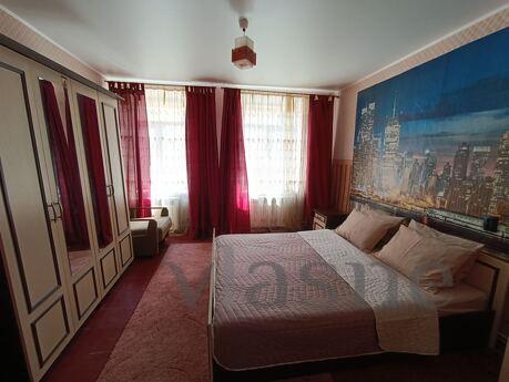 Naicentr, cadde. Velika Morska 57, Mykolaiv - günlük kira için daire