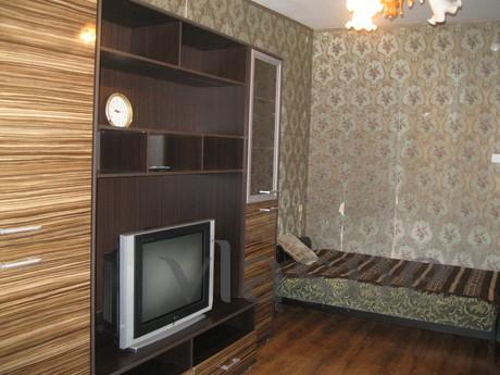2 bedroom apartment for rent, Chernomorsk (Illichivsk) - apartment by the day