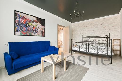 При размещении 1-2 человек 2500 рублей/сутки,  При размещени