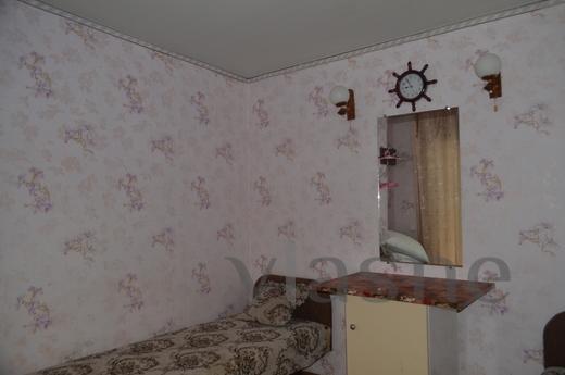 Size 2, -3 kişilik odalar sunuyoruz., Berdiansk - günlük kira için daire