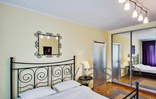 Spacious and bright 3-bedroom. apartment, Moscow - apartment by the day