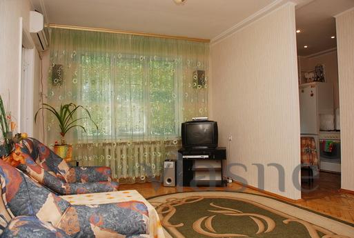 2 square meters for rent near the Friend, Kyiv - mieszkanie po dobowo