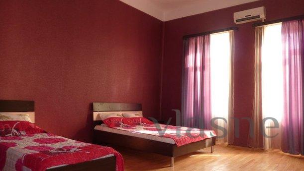 Guest house in the center of Tbilisi. 4 bedrooms: 3 triples 