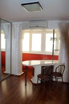 Apartments on Kirova 28, Simferopol - günlük kira için daire