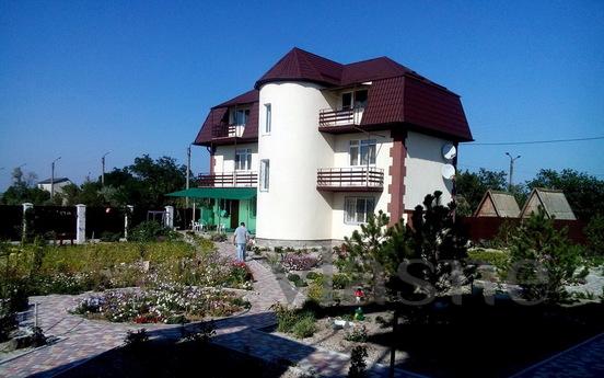 New mini-hotel on the Azov Sea, Berdiansk - apartment by the day