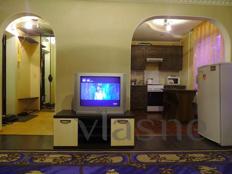 2-bedroom apartment in the center, Kostanay - apartment by the day