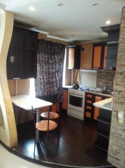 2-bedroom apartment in the city center, Izhevsk - günlük kira için daire