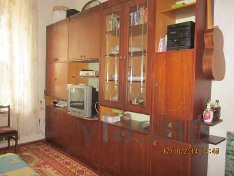 quiet, comfortable apartment, Odessa - apartment by the day